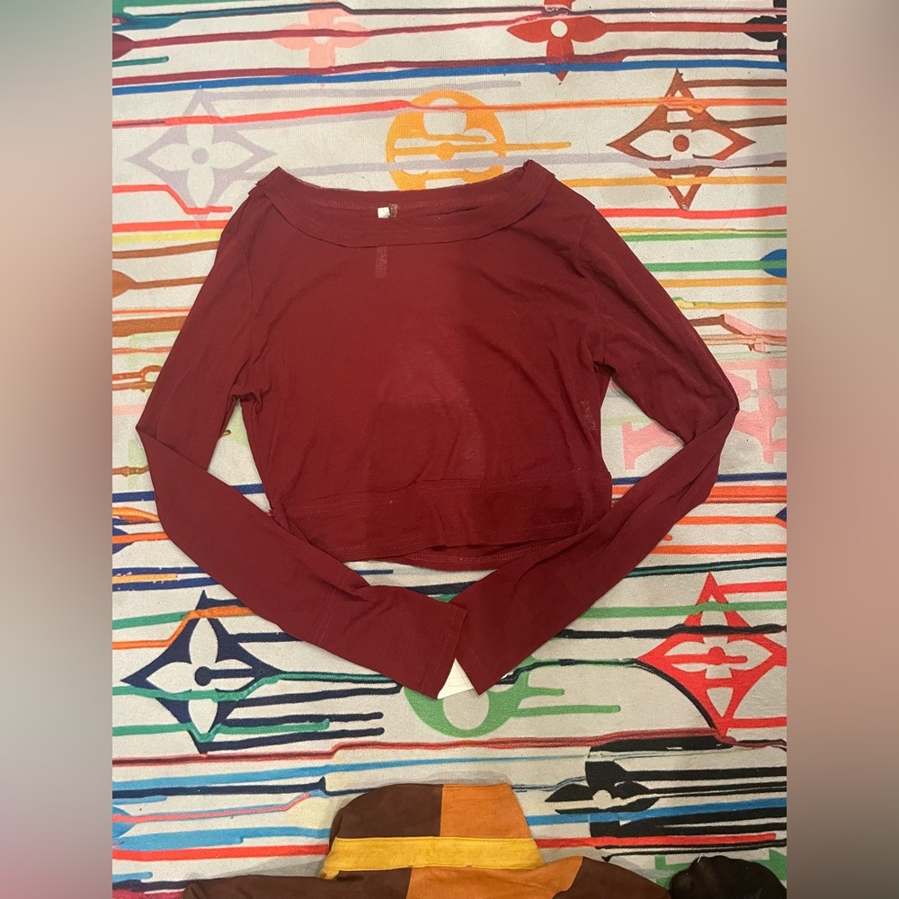 Cranberry crop open back top